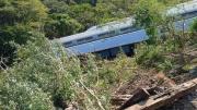 Ascienden a 14 muertos por descarrilamiento de tren en el sur de México