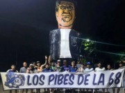 Berisso despidió el año quemando un muñeco del Chiqui Tapia