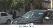 Un peatón que cruzaba por la mitad de la cuadra fue atropellado por una camioneta