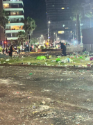 Cavancha Amaneció Con Toneladas De Residuos: La Fiesta Terminó, Pero La Basura Quedó En La Calle