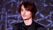 Finn Wolfhard cuestionó la compra de Netflix a Warner Bros y defendió la experiencia del cine