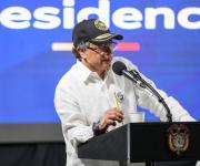 Presidente Petro anunció plan para que 54.000 taxis migren a vehículos eléctricos