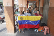 Venezolanos en Guayaquil ven cerca el sueño de volver tras caída de Nicolás Maduro
