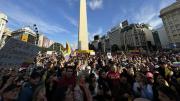 Cientos de venezolanos celebran en el Obelisco tras la captura de Nicolás Maduro