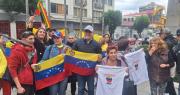 Residentes venezolanos se concentran en varios puntos de Bolivia para celebrar la caída de Maduro