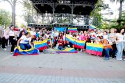 Venezolanos festejaron en las calles del Maule la captura de Maduro