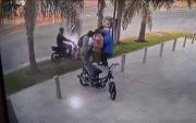 En modo “piraña”, una banda de ladrones asaltó a dos adolescentes