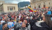 Masiva manifestación en la Plaza de Bolívar por la captura de Maduro