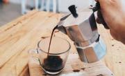 El truco de limpieza infalible para que tu cafetera quede impoluta: será un antes y un después