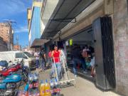 Se reactiva parcialmente el comercio en Maracay