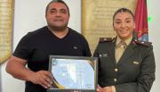 Reconocen a una subteniente del Ejército