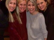 Durante años les dijeron que se parecían y un ADN reveló que las cuatro eran hermanas: Fue el regalo más grande