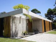 Golpe millonario a turistas en Pinamar: les desvalijaron la casa que alquilaron y se llevaron dinero y artículos de tecnología