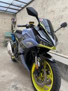 Delincuentes roban moto y pertenencias 