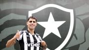 Botafogo presentó a Lucas Villalba “el primer refuerzo de 2026”, con un video de un gol que le hizo con Nacional a Peñarol