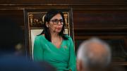 Presidenta interina de Venezuela jura ante el Parlamento entre promesas de rescate a Maduro