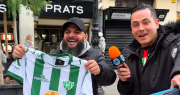 “Desamparados de Argentina, chavales”: el tremendo regalo que se llevó un hincha en las calles de Europa