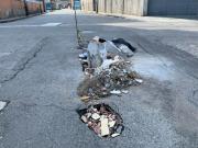 Vecinos denuncian hueco que obstaculiza el tránsito