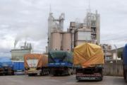 Transporte pesado sube fletes y recibe rechazo en empresas