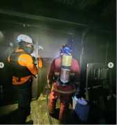 En imágenes: reportan incendio de un local en Chacao este 5 de enero