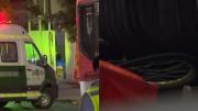 Ciclista muere tras ser impactado por bus RED en Peñalolén: máquina terminó chocando con reja de casa
