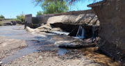 Hidráulica activó un baipás de emergencia para solucionar la falta de agua en Albardón, tras la rotura del canal