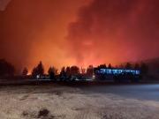 Incendio fuera de control en Chubut: decenas de casas destruidas y más de 700 evacuados