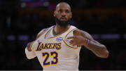 ¿Lo quiere en Lakers? LeBron James se arrodilla en elogios ante esta figura