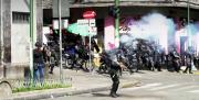 12 detenidos y un herido en violentos enfrentamientos entres manifestantes de la COB y policías