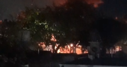 Video: un voraz incendio sacudió a un conocido barrio de Capital