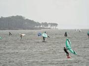 La increíble sensación de ir volando sin tocar el agua: el deporte náutico que es un boom en Punta del Este