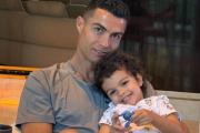 Mira el peinado que le hizo Cristiano Ronaldo a su hija Bella Esmeralda