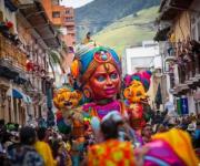 Carnaval de Negros y Blancos finalizó con el desfile magno y el juego de blancos