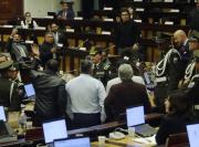 Niels Olsen advierte medidas contra descalificativos en sesiones de la Asamblea Nacional