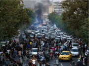 (VIDEO) Las protestas en Irán dejan al menos 36 muertos y violentos disturbios en el principal bazar de Teherán