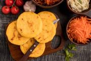 De la gastronomía venezolana directo al plato: arepas de chicharrón con menos de seis ingredientes
