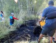 Kayakistas de Plottier apagaron un incendio al borde del río Limay: piden extremar los cuidados