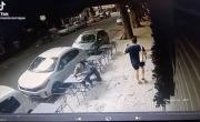 Impactante video en Palermo: comía en un bar, una ventana de vidrio se le cayó en la cabeza y sobrevivió