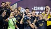 Peñarol mundial en fútbol sala: dos futbolistas del carbonero se llevaron el premio a mejor golero y mejor jugador joven del mundo en los Futsal Awards