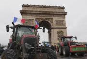 Agricultores entran con tractores a París en protesta contra el acuerdo UE-Mercosur