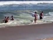 Martín Demichelis y sus hijos no se ahogaron de milagro en playa que no tenía guardavidas