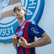 Llegó, lo presentaron y se entrenó: la primera práctica de Román Gómez en Brasil