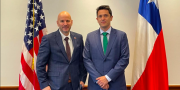 Embajador de EEUU opina que en Chile hay una “sobrerregulación” en materia legislativa