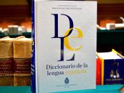 Crudivorismo, loguearse y turismofobia: las nuevas palabras que sumó el Diccionario de la RAE