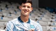 Valentín Carboni fue presentado en Racing, su primer club en el fútbol argentino