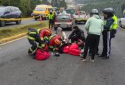 Choque entre un vehículo y una moto deja un fallecido en Quito