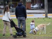 Cuánto tiene que ganar una familia porteña para seguir siendo de clase media (sin contar el alquiler)