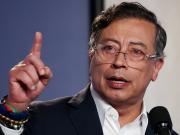 Gustavo Petro llama a los ejércitos de América Latina a unirse para combatir el narcotráfico y propuso a Delcy Rodríguez trabajar juntos