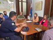 Reunión sobre caballos sueltos en la vía pública