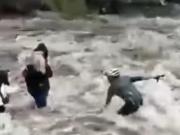 Un ministro de San Luis se metió en un arroyo desbordado para salvar a dos turistas atrapadas por el agua